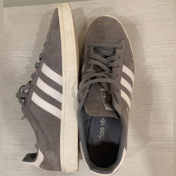 Adidas suede sneakers size 11 - Picture 5 of 5